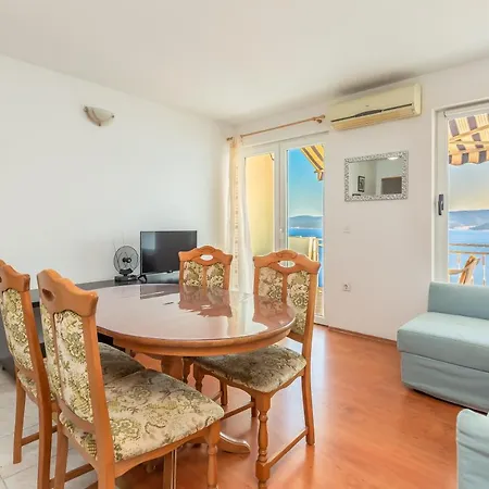 Apartment Seaview Ivana